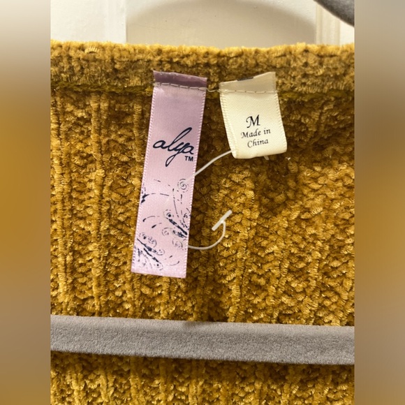 Alya Floral Cardigan - Picture 3 of 4